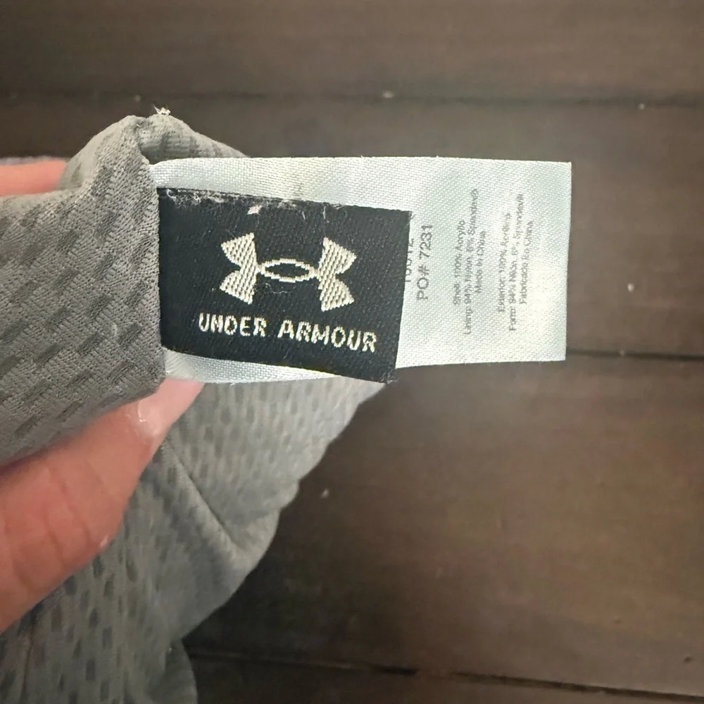 Under Armour Youth White Chunky Knit Beanie Winter Hat